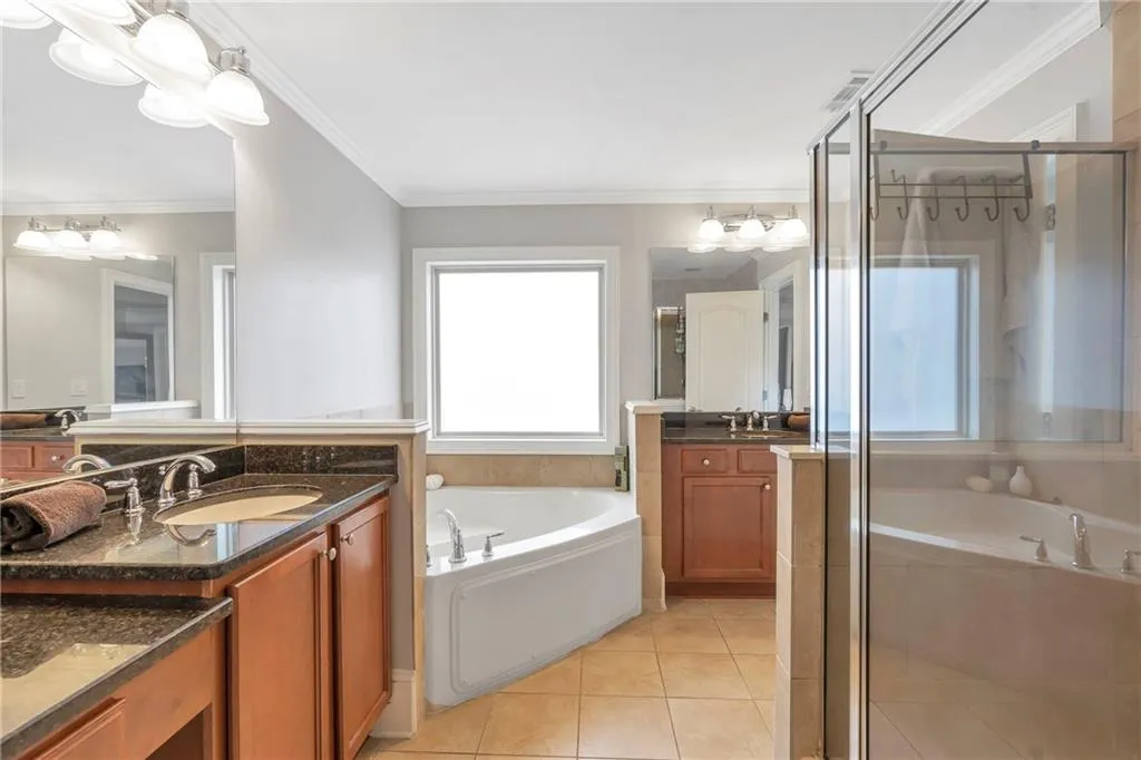2690 Derby Walk Ne Unit 53, Atlanta, Georgia 30319, 4 Bedrooms Bedrooms, ,3 BathroomsBathrooms,Residential,For Sale,2690 Derby Walk Ne Unit 53,7574439
