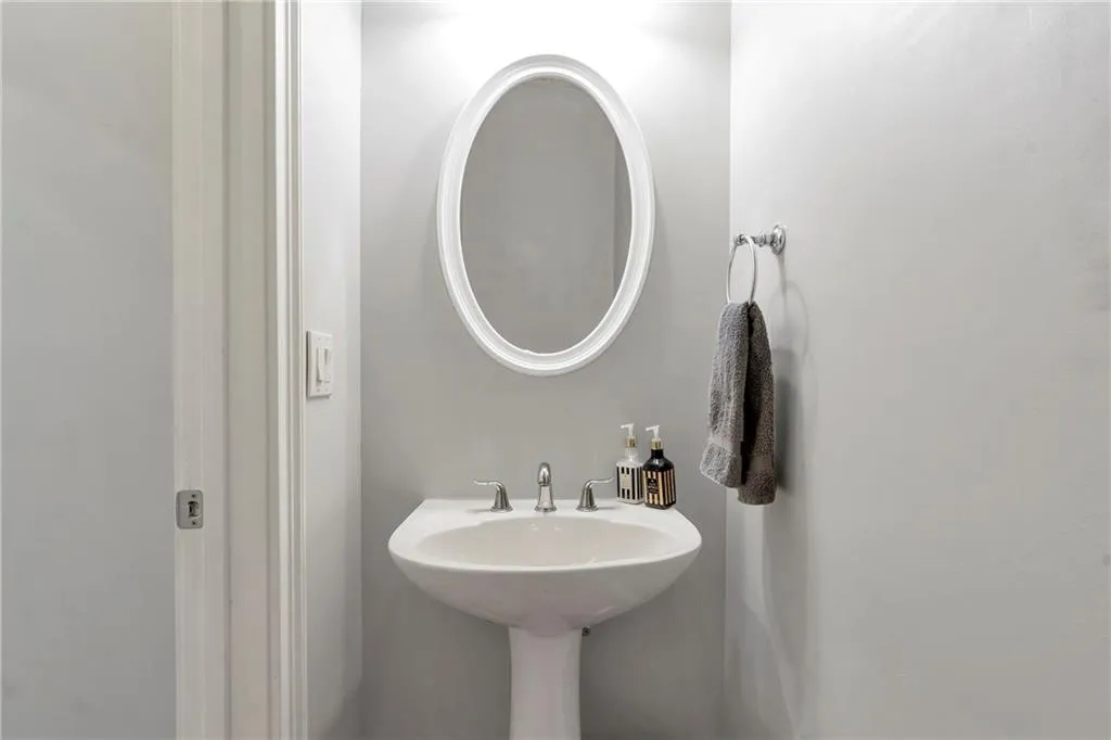 2690 Derby Walk Ne Unit 53, Atlanta, Georgia 30319, 4 Bedrooms Bedrooms, ,3 BathroomsBathrooms,Residential,For Sale,2690 Derby Walk Ne Unit 53,7574439