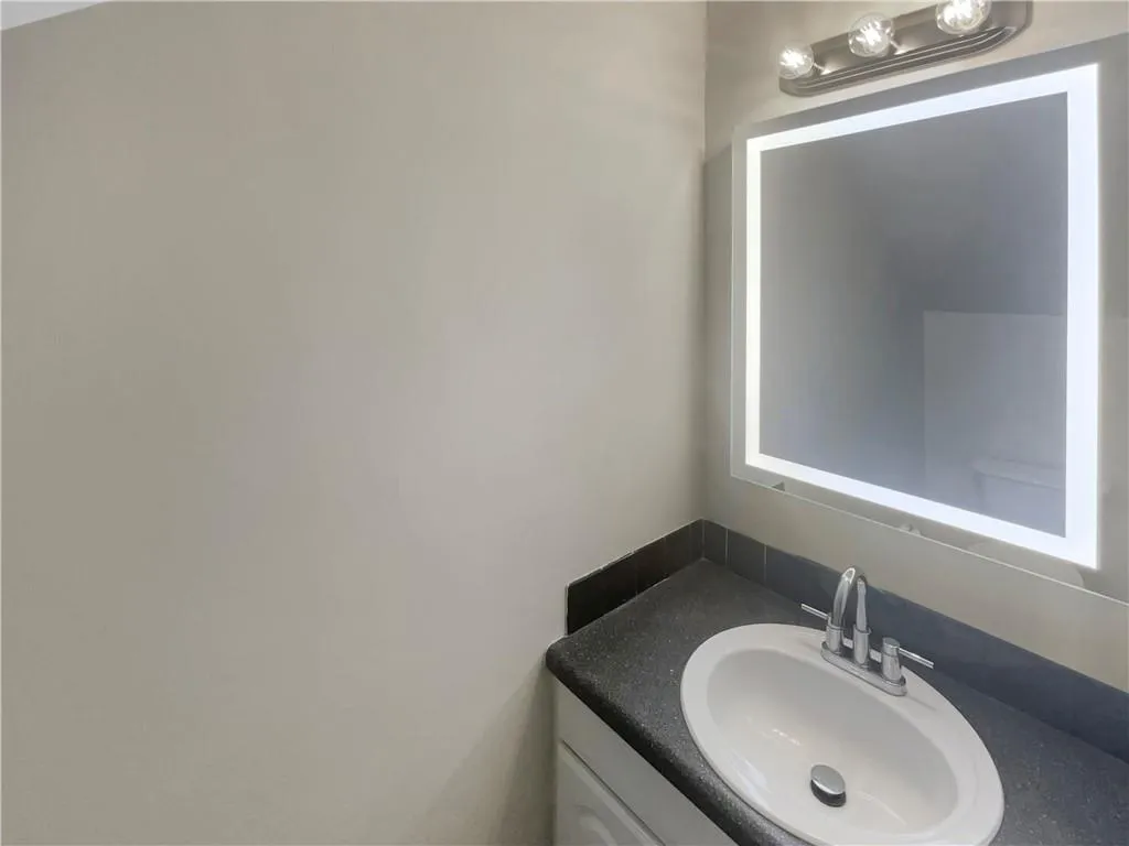 5676 Kingsport Drive Unit 4, Atlanta, Georgia 30342, 2 Bedrooms Bedrooms, ,1 BathroomBathrooms,Residential,For Sale,5676 Kingsport Drive Unit 4,7536745