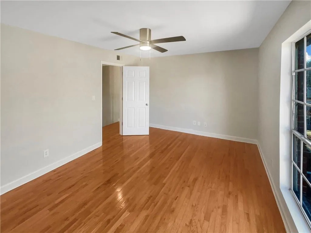 5676 Kingsport Drive Unit 4, Atlanta, Georgia 30342, 2 Bedrooms Bedrooms, ,1 BathroomBathrooms,Residential,For Sale,5676 Kingsport Drive Unit 4,7536745