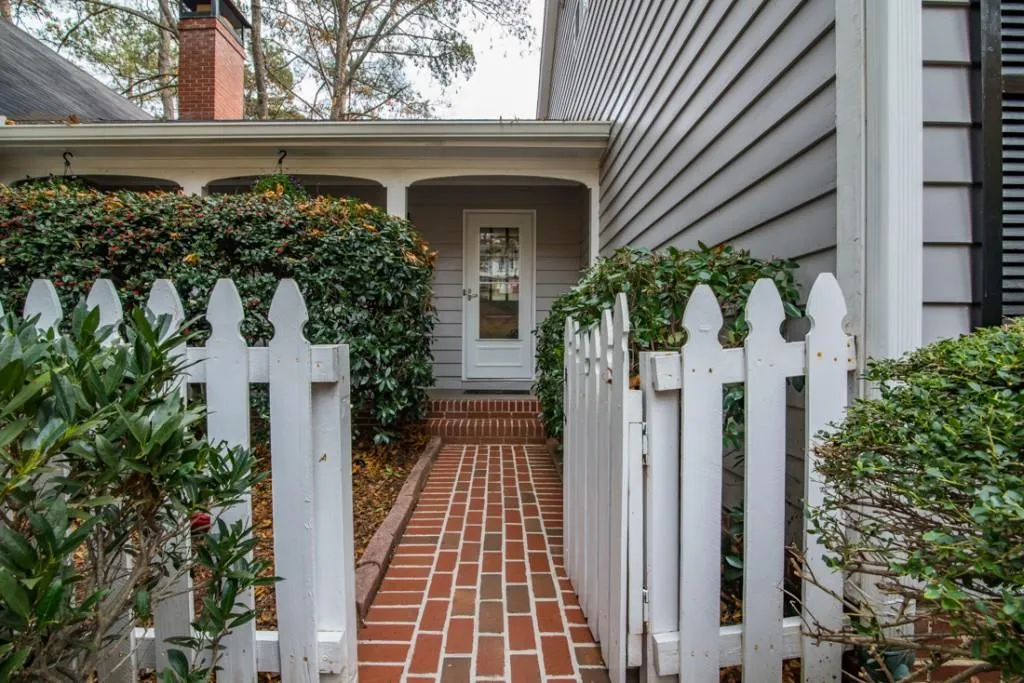 85 Brandon Ridge Drive, Sandy Springs, Georgia 30328, 5 Bedrooms Bedrooms, ,3 BathroomsBathrooms,Residential,Sold,85 Brandon Ridge Drive,5777644