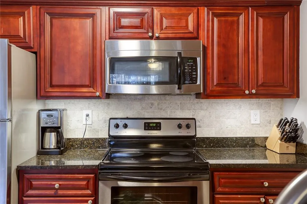 1104 Santa Fe Parkway, Sandy Springs, Georgia 30350, 1 Bedroom Bedrooms, ,1 BathroomBathrooms,Residential,Sold,1104 Santa Fe Parkway,6979929