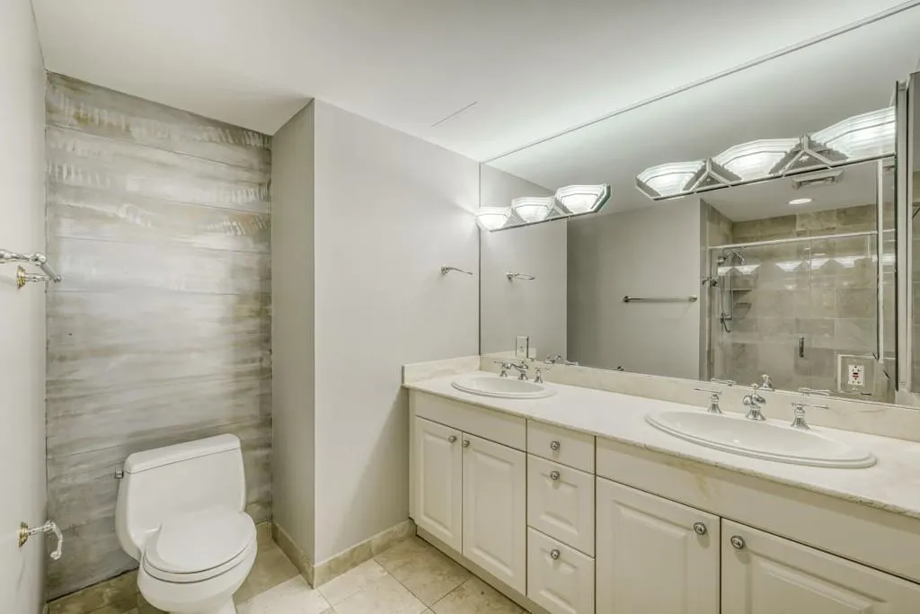 700 Park Regency Place Unit 1207, Atlanta, Georgia 30326, 2 Bedrooms Bedrooms, 0 ,2 BathroomsBathrooms,Residential,For Sale,700 Park Regency Place Unit 1207,7842219