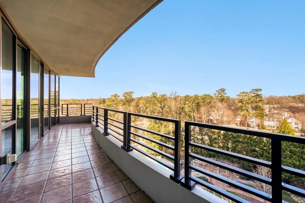 700 Park Regency Place Unit 1207, Atlanta, Georgia 30326, 2 Bedrooms Bedrooms, 0 ,2 BathroomsBathrooms,Residential,For Sale,700 Park Regency Place Unit 1207,7842219