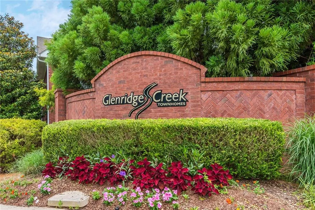 5444 Glenridge View, Atlanta, Georgia 30342, 3 Bedrooms Bedrooms, ,3 BathroomsBathrooms,Residential,Sold,5444 Glenridge View,7058426