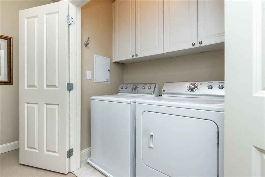 5444 Glenridge View, Atlanta, Georgia 30342, 3 Bedrooms Bedrooms, ,3 BathroomsBathrooms,Residential,Sold,5444 Glenridge View,7058426