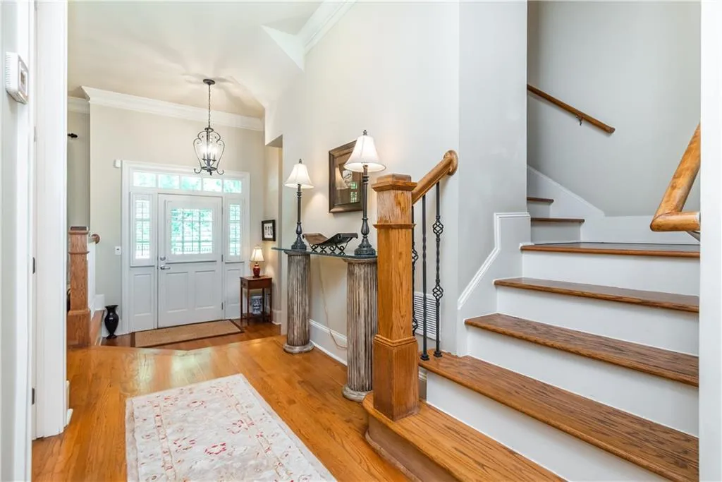 5444 Glenridge View, Atlanta, Georgia 30342, 3 Bedrooms Bedrooms, ,3 BathroomsBathrooms,Residential,Sold,5444 Glenridge View,7058426