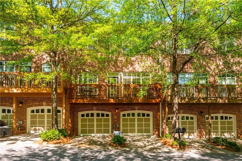 5444 Glenridge View, Atlanta, Georgia 30342, 3 Bedrooms Bedrooms, ,3 BathroomsBathrooms,Residential,Sold,5444 Glenridge View,7058426