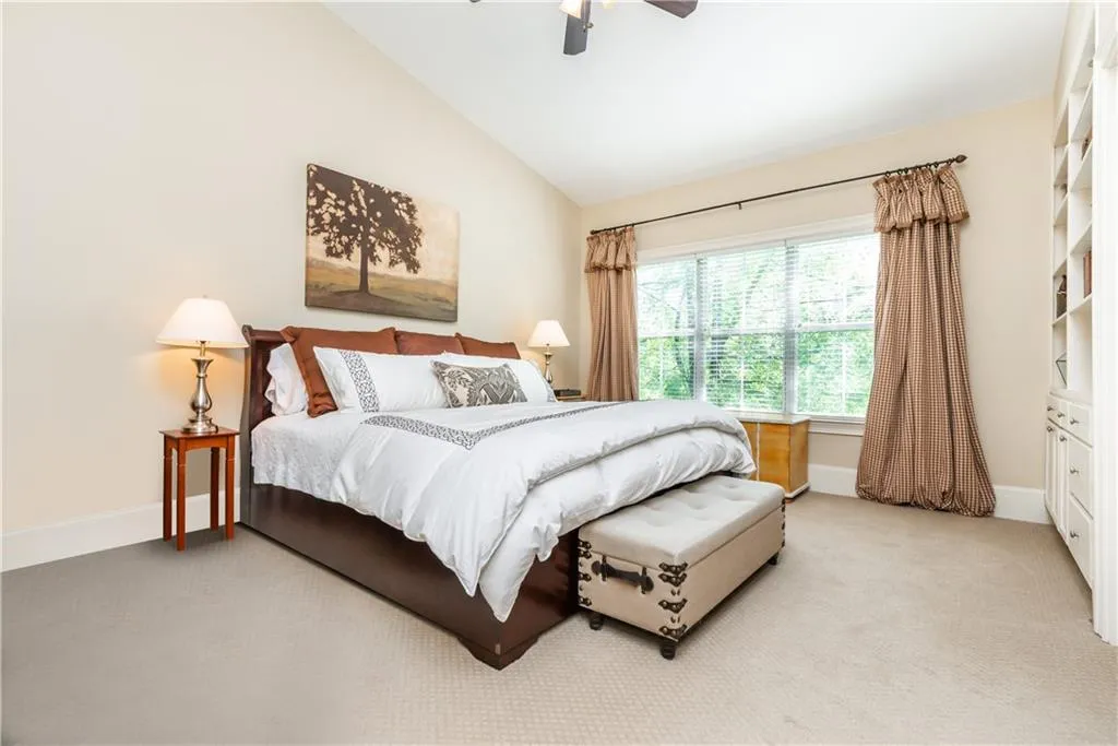 5444 Glenridge View, Atlanta, Georgia 30342, 3 Bedrooms Bedrooms, ,3 BathroomsBathrooms,Residential,Sold,5444 Glenridge View,7058426