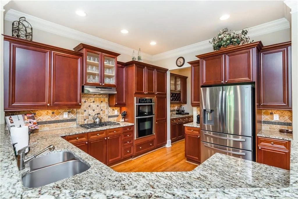 5444 Glenridge View, Atlanta, Georgia 30342, 3 Bedrooms Bedrooms, ,3 BathroomsBathrooms,Residential,Sold,5444 Glenridge View,7058426