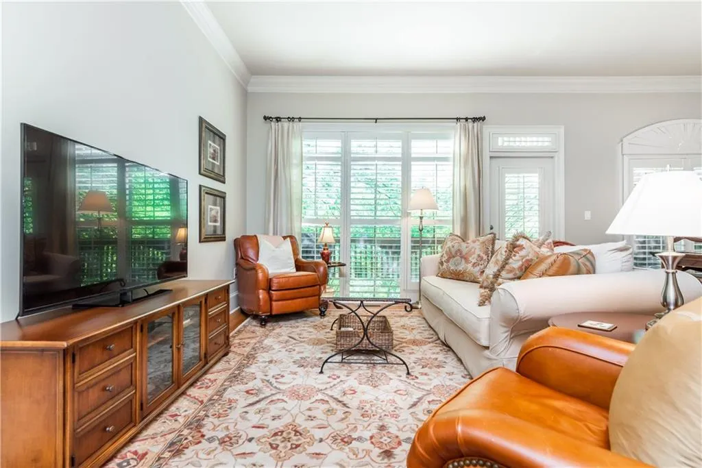 5444 Glenridge View, Atlanta, Georgia 30342, 3 Bedrooms Bedrooms, ,3 BathroomsBathrooms,Residential,Sold,5444 Glenridge View,7058426