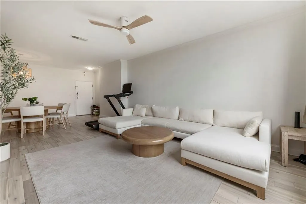 2479 Peachtree Road Ne Unit 1804, Atlanta, Georgia 30305, 3 Bedrooms Bedrooms, ,2 BathroomsBathrooms,Residential,For Sale,2479 Peachtree Road Ne Unit 1804,7631569