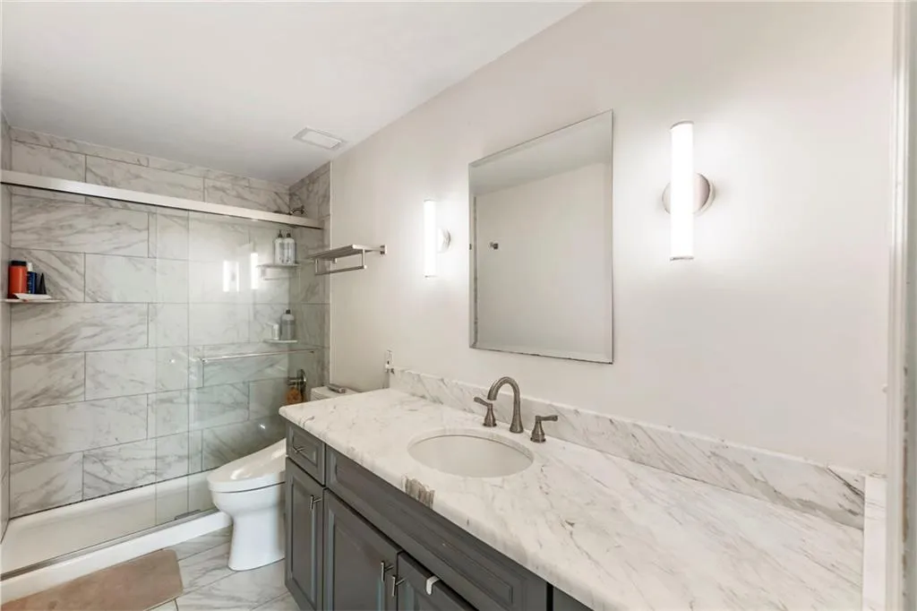 2479 Peachtree Road Ne Unit 1804, Atlanta, Georgia 30305, 3 Bedrooms Bedrooms, ,2 BathroomsBathrooms,Residential,For Sale,2479 Peachtree Road Ne Unit 1804,7631569
