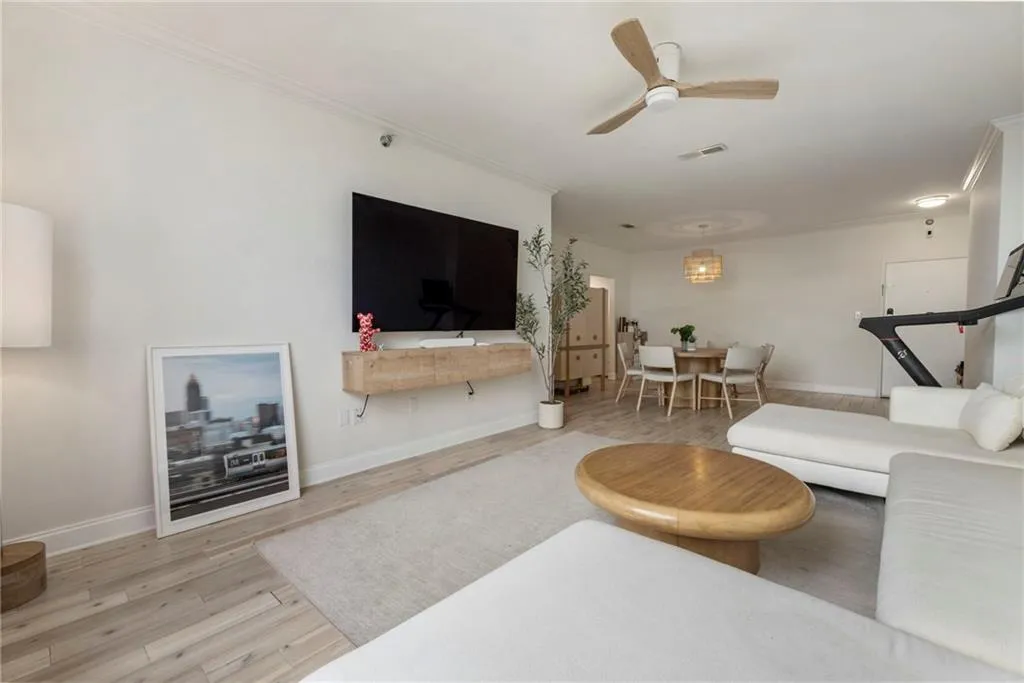 2479 Peachtree Road Ne Unit 1804, Atlanta, Georgia 30305, 3 Bedrooms Bedrooms, ,2 BathroomsBathrooms,Residential,For Sale,2479 Peachtree Road Ne Unit 1804,7631569