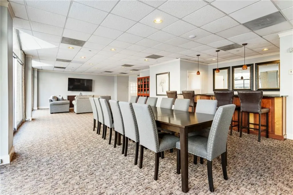2479 Peachtree Road Ne Unit 1804, Atlanta, Georgia 30305, 3 Bedrooms Bedrooms, ,2 BathroomsBathrooms,Residential,For Sale,2479 Peachtree Road Ne Unit 1804,7631569