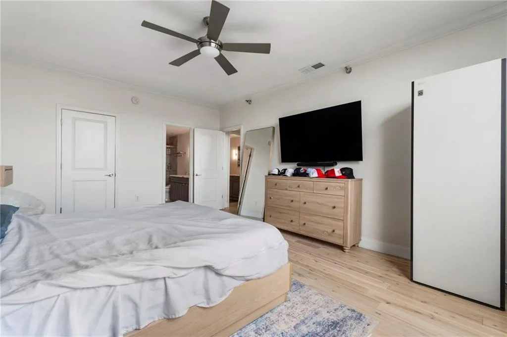 2479 Peachtree Road Ne Unit 1804, Atlanta, Georgia 30305, 3 Bedrooms Bedrooms, ,2 BathroomsBathrooms,Residential,For Sale,2479 Peachtree Road Ne Unit 1804,7631569