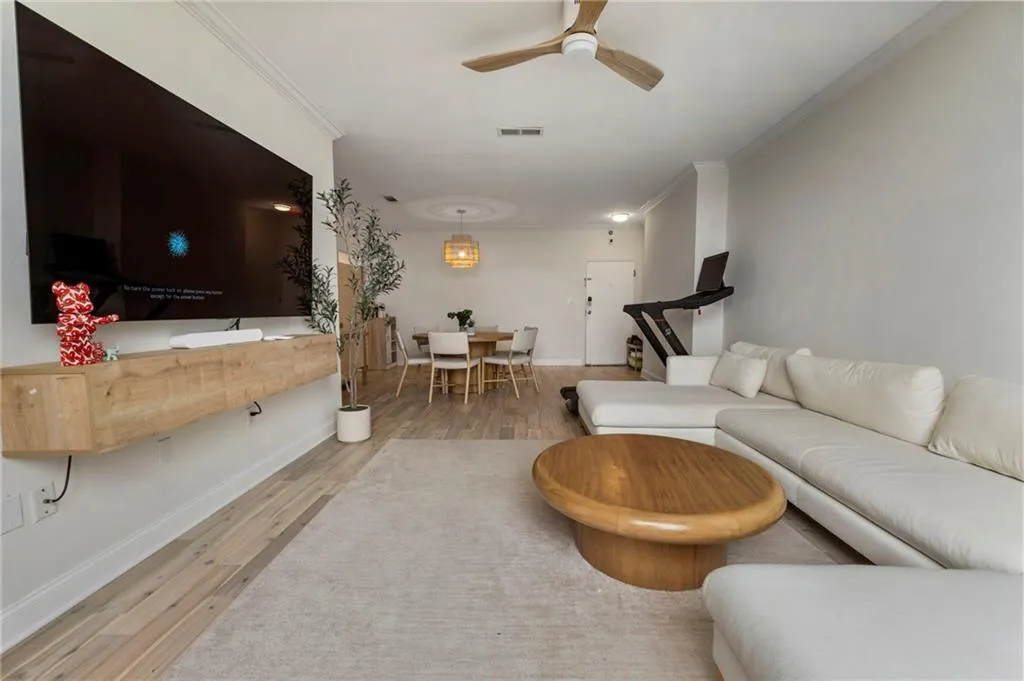 2479 Peachtree Road Ne Unit 1804, Atlanta, Georgia 30305, 3 Bedrooms Bedrooms, ,2 BathroomsBathrooms,Residential,For Sale,2479 Peachtree Road Ne Unit 1804,7631569