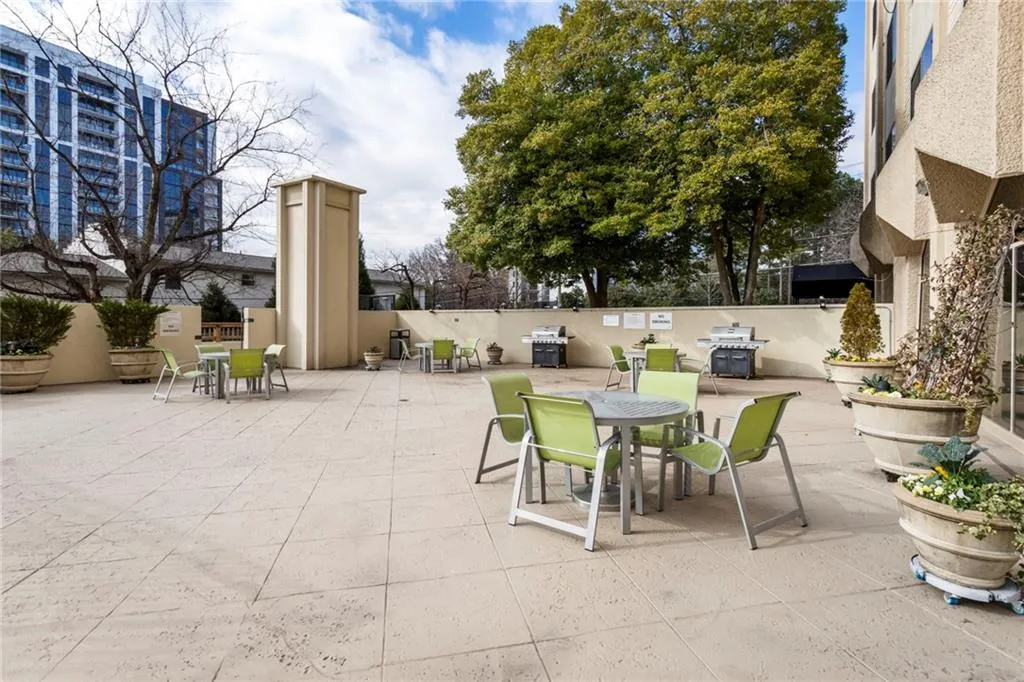 2479 Peachtree Road Ne Unit 1804, Atlanta, Georgia 30305, 3 Bedrooms Bedrooms, ,2 BathroomsBathrooms,Residential,For Sale,2479 Peachtree Road Ne Unit 1804,7631569