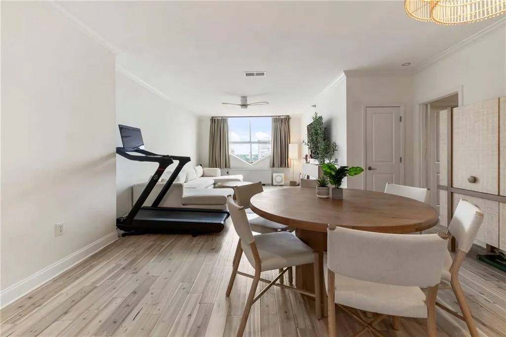 2479 Peachtree Road Ne Unit 1804, Atlanta, Georgia 30305, 3 Bedrooms Bedrooms, ,2 BathroomsBathrooms,Residential,For Sale,2479 Peachtree Road Ne Unit 1804,7631569