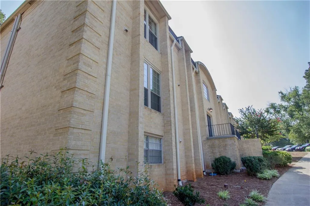 5400 Roswell Road Ne Unit N1, Sandy Springs, Georgia 30342, 2 Bedrooms Bedrooms, ,2 BathroomsBathrooms,Residential,Sold,5400 Roswell Road Ne Unit N1,5877913