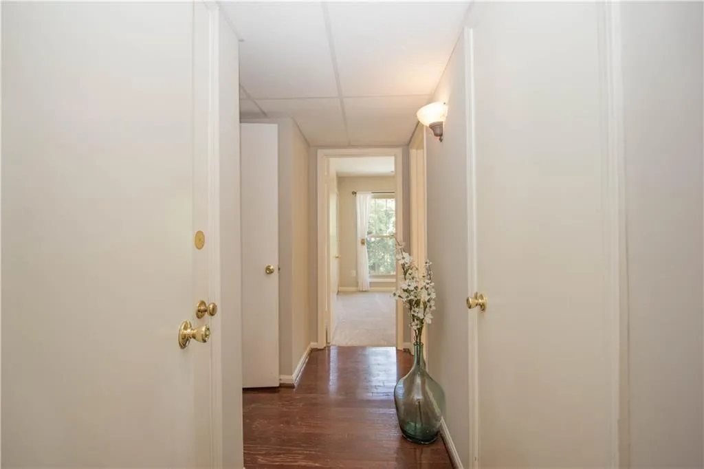 5400 Roswell Road Ne Unit N1, Sandy Springs, Georgia 30342, 2 Bedrooms Bedrooms, ,2 BathroomsBathrooms,Residential,Sold,5400 Roswell Road Ne Unit N1,5877913