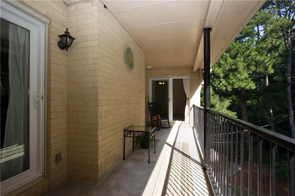 5400 Roswell Road Ne Unit N1, Sandy Springs, Georgia 30342, 2 Bedrooms Bedrooms, ,2 BathroomsBathrooms,Residential,Sold,5400 Roswell Road Ne Unit N1,5877913