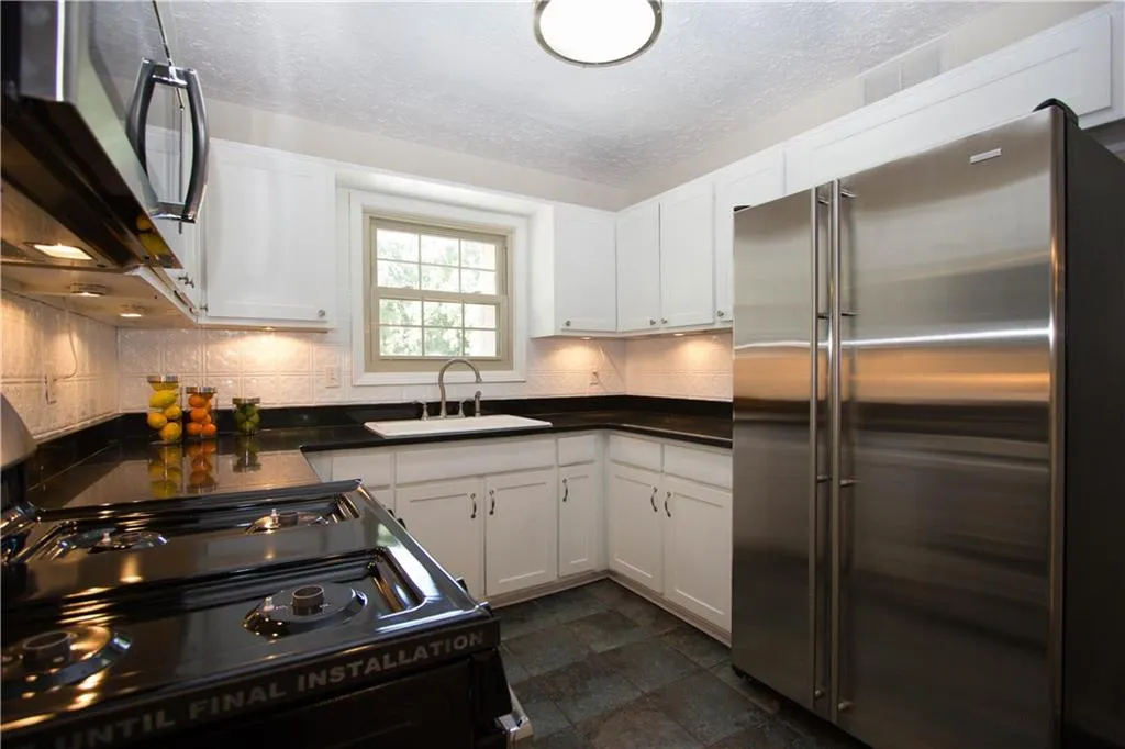 5400 Roswell Road Ne Unit N1, Sandy Springs, Georgia 30342, 2 Bedrooms Bedrooms, ,2 BathroomsBathrooms,Residential,Sold,5400 Roswell Road Ne Unit N1,5877913