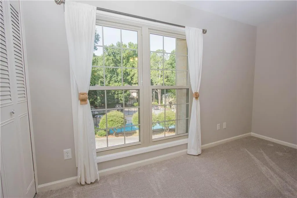 5400 Roswell Road Ne Unit N1, Sandy Springs, Georgia 30342, 2 Bedrooms Bedrooms, ,2 BathroomsBathrooms,Residential,Sold,5400 Roswell Road Ne Unit N1,5877913