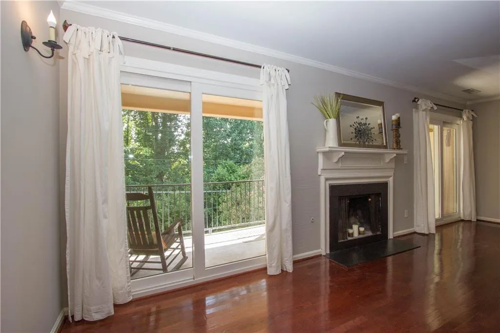 5400 Roswell Road Ne Unit N1, Sandy Springs, Georgia 30342, 2 Bedrooms Bedrooms, ,2 BathroomsBathrooms,Residential,Sold,5400 Roswell Road Ne Unit N1,5877913