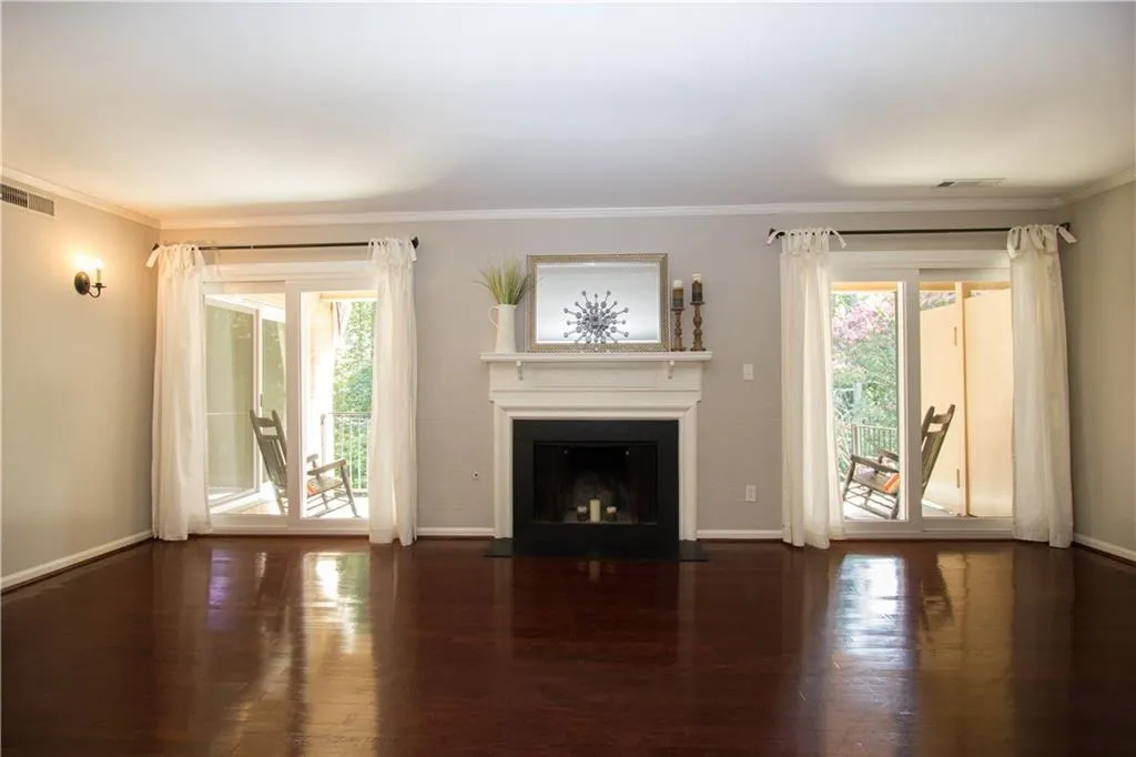 5400 Roswell Road Ne Unit N1, Sandy Springs, Georgia 30342, 2 Bedrooms Bedrooms, ,2 BathroomsBathrooms,Residential,Sold,5400 Roswell Road Ne Unit N1,5877913