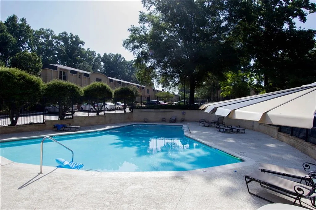 5400 Roswell Road Ne Unit N1, Sandy Springs, Georgia 30342, 2 Bedrooms Bedrooms, ,2 BathroomsBathrooms,Residential,Sold,5400 Roswell Road Ne Unit N1,5877913