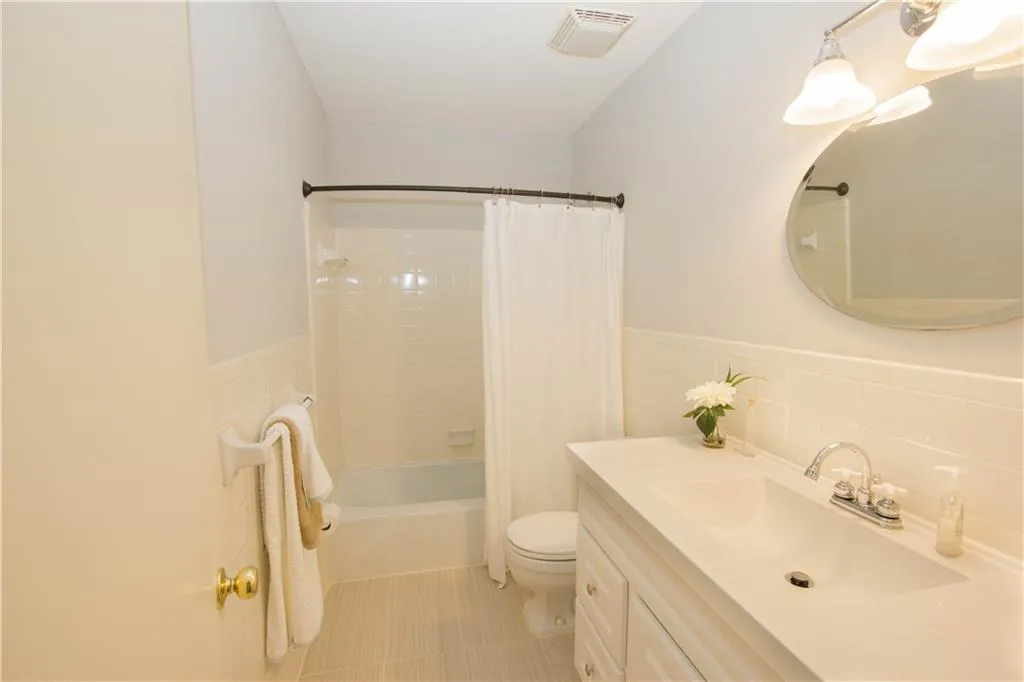 5400 Roswell Road Ne Unit N1, Sandy Springs, Georgia 30342, 2 Bedrooms Bedrooms, ,2 BathroomsBathrooms,Residential,Sold,5400 Roswell Road Ne Unit N1,5877913