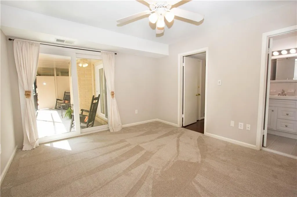 5400 Roswell Road Ne Unit N1, Sandy Springs, Georgia 30342, 2 Bedrooms Bedrooms, ,2 BathroomsBathrooms,Residential,Sold,5400 Roswell Road Ne Unit N1,5877913