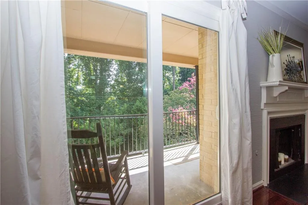 5400 Roswell Road Ne Unit N1, Sandy Springs, Georgia 30342, 2 Bedrooms Bedrooms, ,2 BathroomsBathrooms,Residential,Sold,5400 Roswell Road Ne Unit N1,5877913