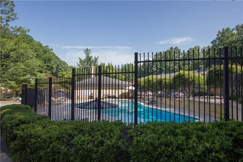 5400 Roswell Road Ne Unit N1, Sandy Springs, Georgia 30342, 2 Bedrooms Bedrooms, ,2 BathroomsBathrooms,Residential,Sold,5400 Roswell Road Ne Unit N1,5877913