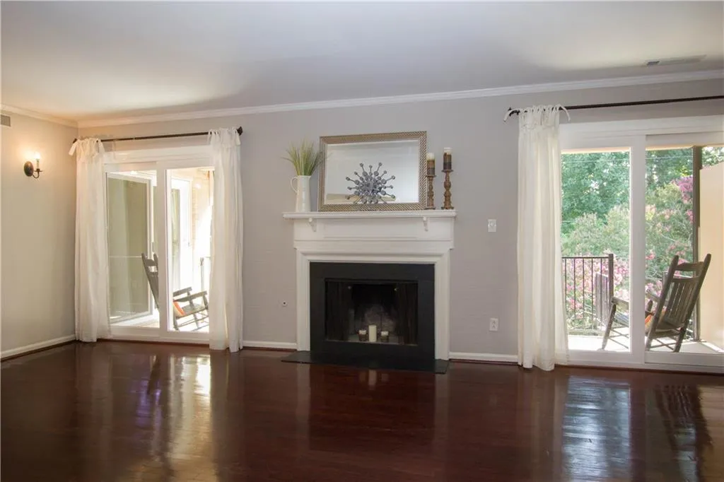 5400 Roswell Road Ne Unit N1, Sandy Springs, Georgia 30342, 2 Bedrooms Bedrooms, ,2 BathroomsBathrooms,Residential,Sold,5400 Roswell Road Ne Unit N1,5877913
