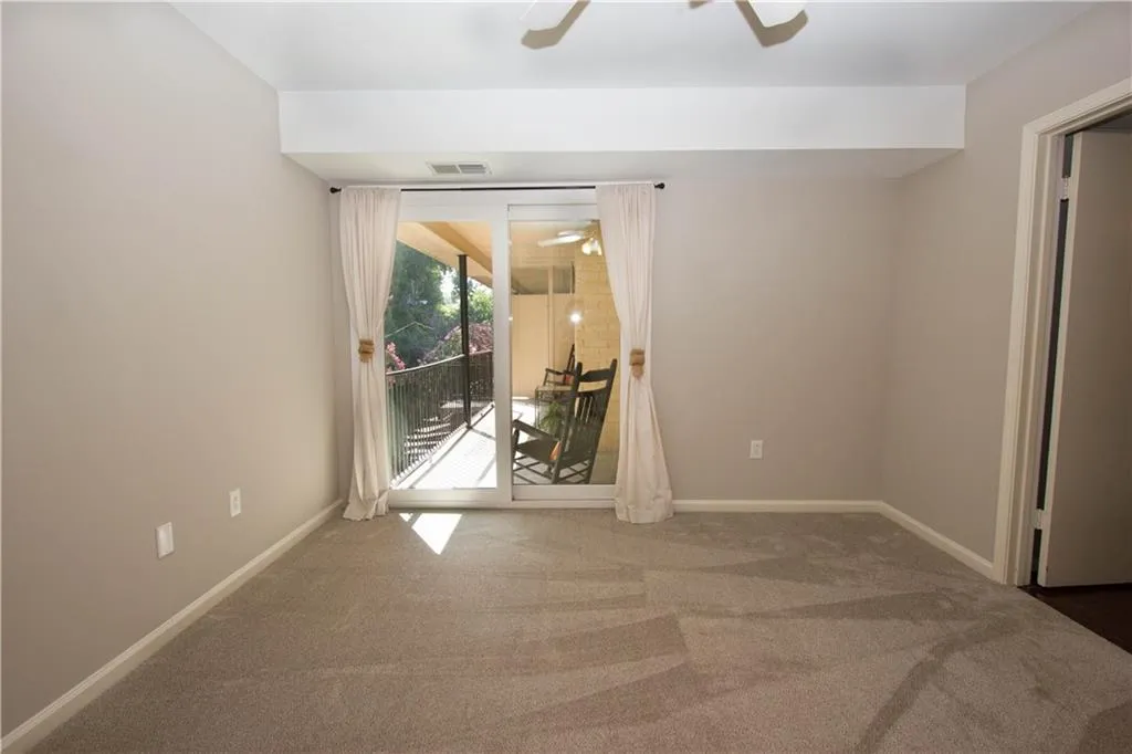 5400 Roswell Road Ne Unit N1, Sandy Springs, Georgia 30342, 2 Bedrooms Bedrooms, ,2 BathroomsBathrooms,Residential,Sold,5400 Roswell Road Ne Unit N1,5877913