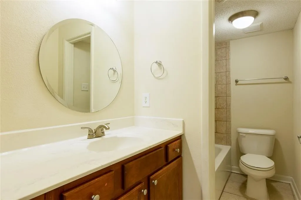 5095 Roswell Road Unit 207, Atlanta, Georgia 30342, 2 Bedrooms Bedrooms, ,2 BathroomsBathrooms,Residential,Sold,5095 Roswell Road Unit 207,5864862