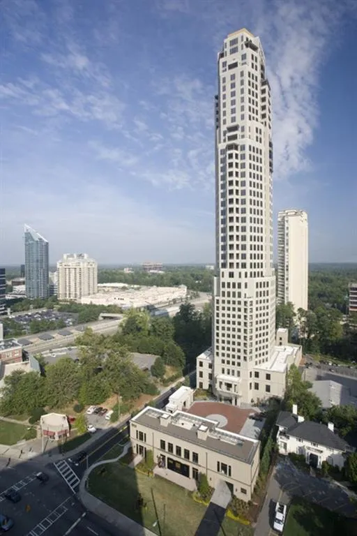 3376 Peachtree Road Ne Unit 45a, Atlanta, Georgia 30326, 2 Bedrooms Bedrooms, ,2 BathroomsBathrooms,Residential,Sold,3376 Peachtree Road Ne Unit 45a,6068325