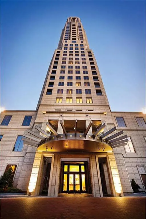 3376 Peachtree Road Ne Unit 45a, Atlanta, Georgia 30326, 2 Bedrooms Bedrooms, ,2 BathroomsBathrooms,Residential,Sold,3376 Peachtree Road Ne Unit 45a,6068325