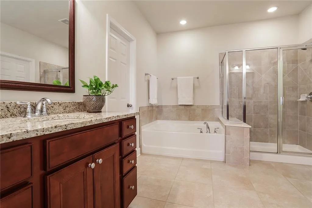 158 Barkley Lane, Sandy Springs, Georgia 30328, 3 Bedrooms Bedrooms, ,3 BathroomsBathrooms,Residential,Sold,158 Barkley Lane,6533984