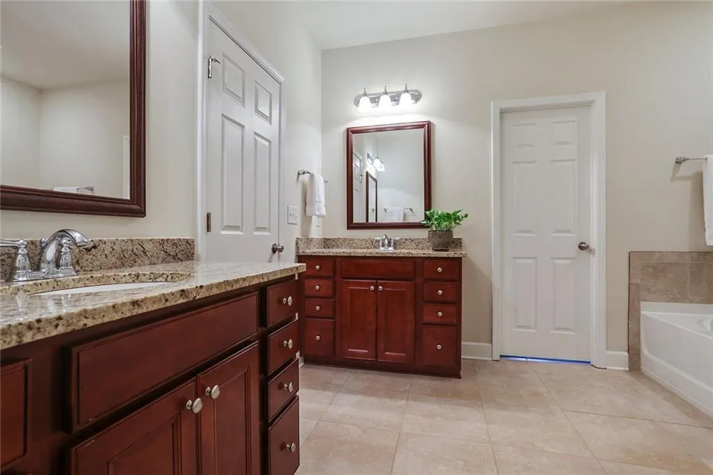 158 Barkley Lane, Sandy Springs, Georgia 30328, 3 Bedrooms Bedrooms, ,3 BathroomsBathrooms,Residential,Sold,158 Barkley Lane,6533984