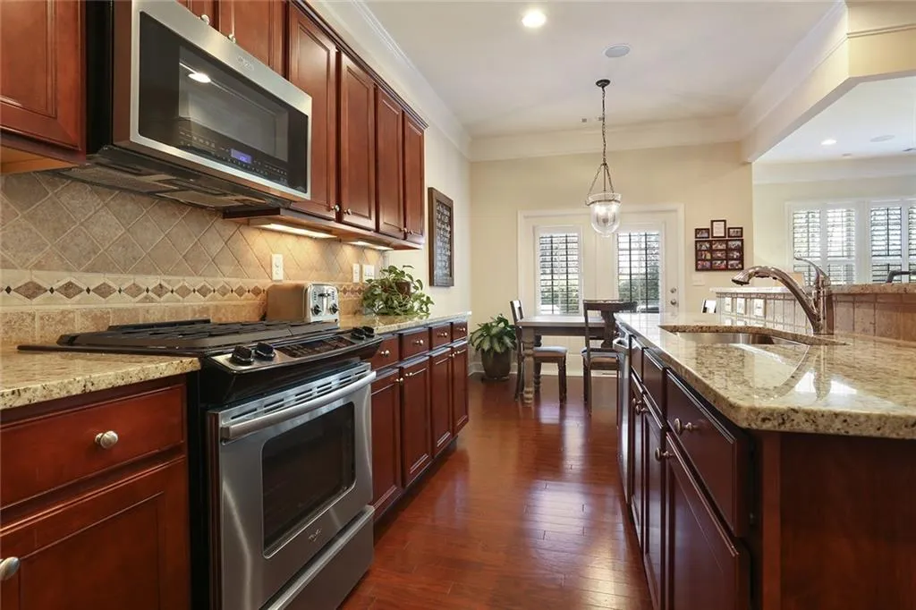 158 Barkley Lane, Sandy Springs, Georgia 30328, 3 Bedrooms Bedrooms, ,3 BathroomsBathrooms,Residential,Sold,158 Barkley Lane,6533984