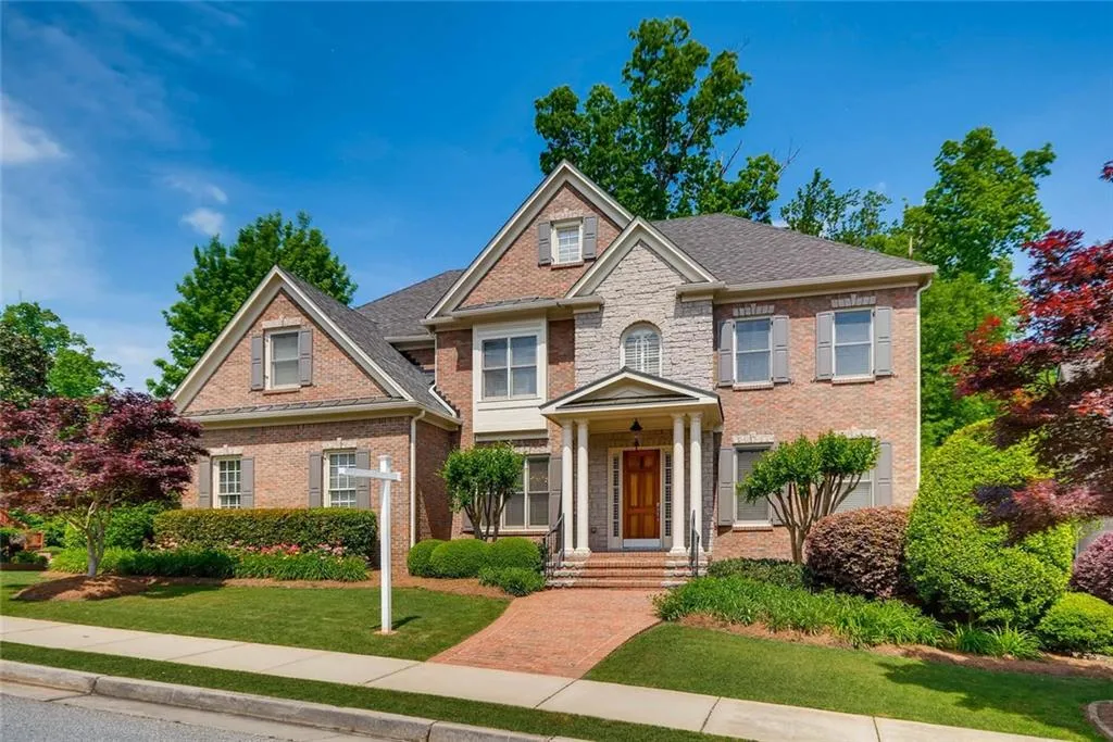1104 Bluffhaven Way Ne, Brookhaven, Georgia 30319, 6 Bedrooms Bedrooms, ,5 BathroomsBathrooms,Residential,Sold,1104 Bluffhaven Way Ne,6004851