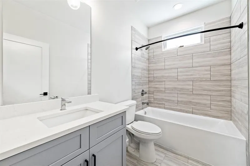 1645 Overlook Way Nw Unit 9, Atlanta, Georgia 30318, 3 Bedrooms Bedrooms, ,2 BathroomsBathrooms,Residential,For Sale,1645 Overlook Way Nw Unit 9,7606894
