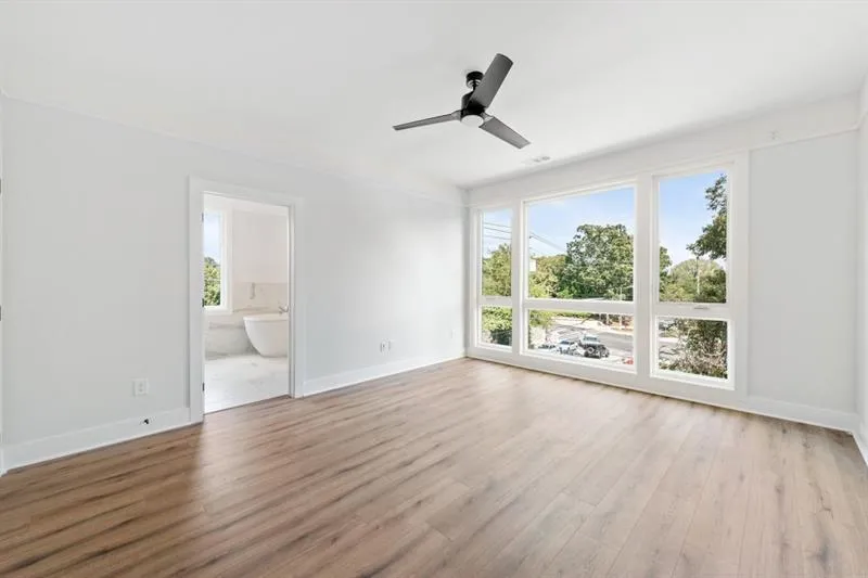 1645 Overlook Way Nw Unit 9, Atlanta, Georgia 30318, 3 Bedrooms Bedrooms, ,2 BathroomsBathrooms,Residential,For Sale,1645 Overlook Way Nw Unit 9,7606894