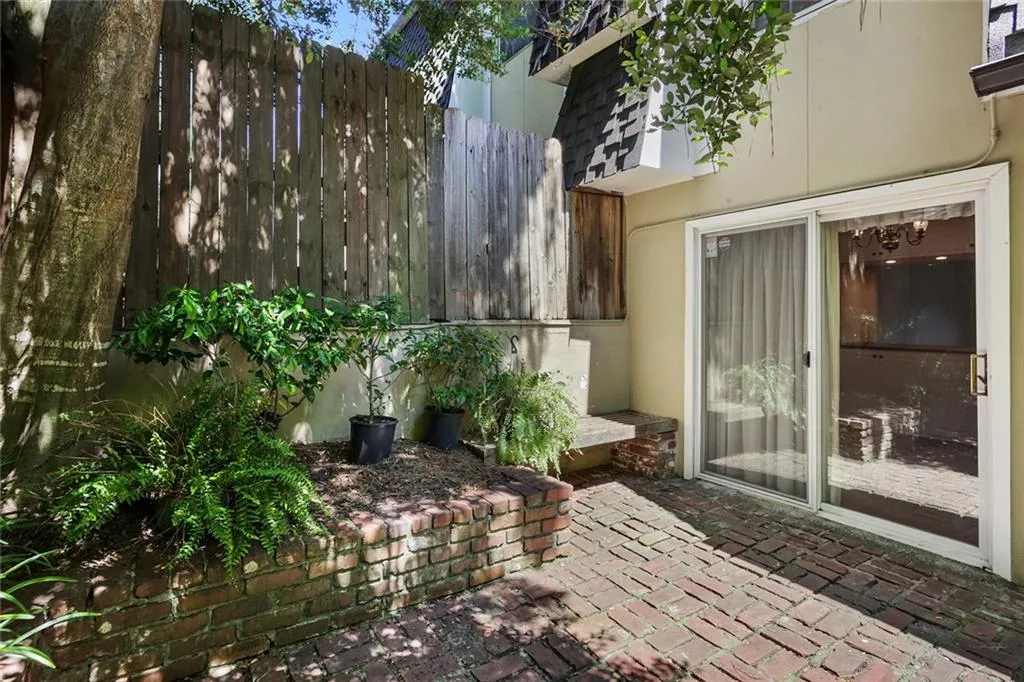 6208 Park Avenue Unit 2, Sandy Springs, Georgia 30342, 2 Bedrooms Bedrooms, ,1 BathroomBathrooms,Residential,Sold,6208 Park Avenue Unit 2,6941150