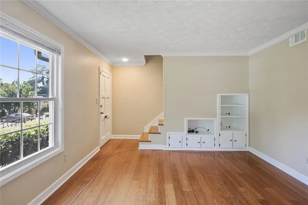 6208 Park Avenue Unit 2, Sandy Springs, Georgia 30342, 2 Bedrooms Bedrooms, ,1 BathroomBathrooms,Residential,Sold,6208 Park Avenue Unit 2,6941150