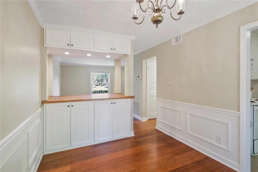 6208 Park Avenue Unit 2, Sandy Springs, Georgia 30342, 2 Bedrooms Bedrooms, ,1 BathroomBathrooms,Residential,Sold,6208 Park Avenue Unit 2,6941150