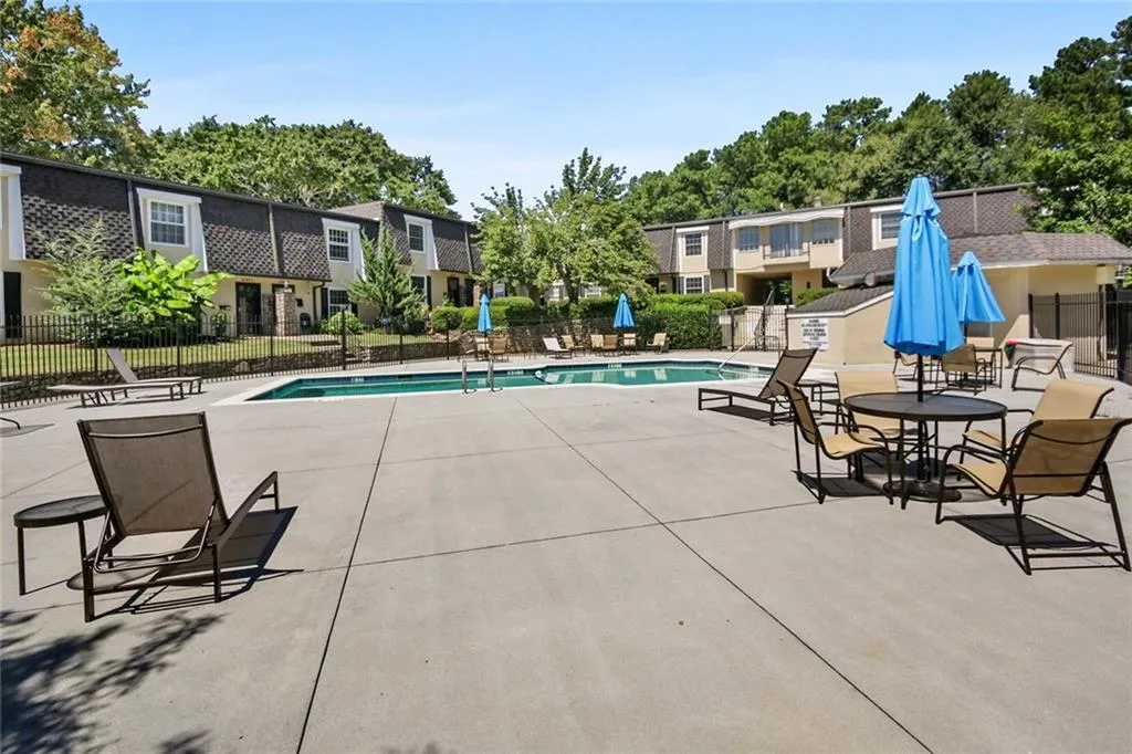 6208 Park Avenue Unit 2, Sandy Springs, Georgia 30342, 2 Bedrooms Bedrooms, ,1 BathroomBathrooms,Residential,Sold,6208 Park Avenue Unit 2,6941150
